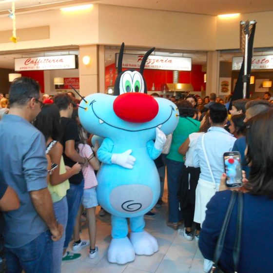 evento-con-Oggy-e-scarafaggi-al-centro-commerciale-2