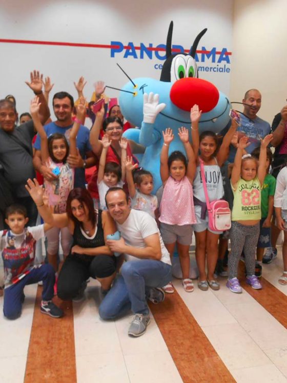 evento-con-Oggy-e-scarafaggi-al-centro-commerciale-4