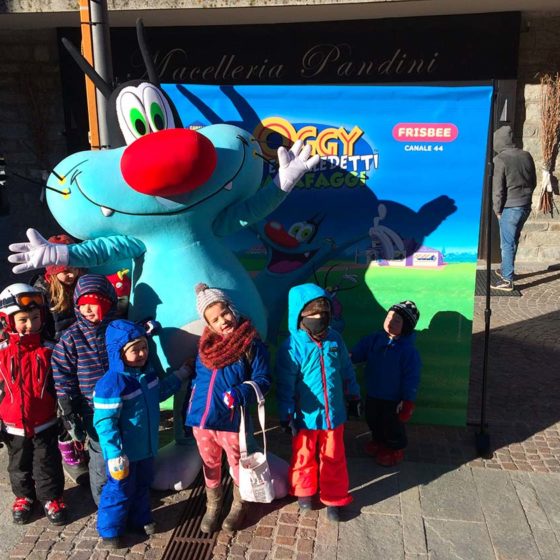 evento-con-Oggy-e-scarafaggi-al-centro-commerciale-5