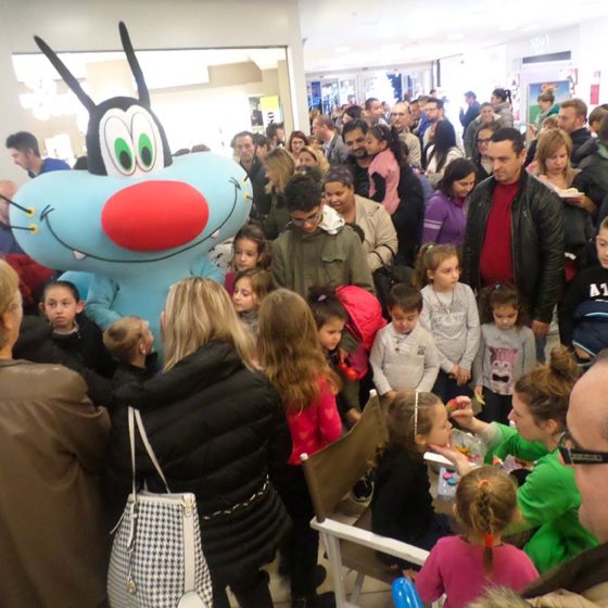 evento-con-Oggy-e-scarafaggi-al-centro-commerciale-7