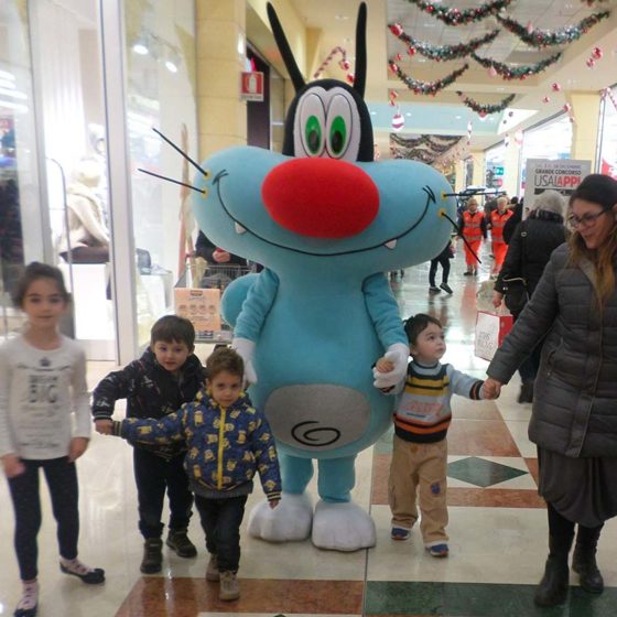 evento-con-Oggy-e-scarafaggi-al-centro-commerciale-8